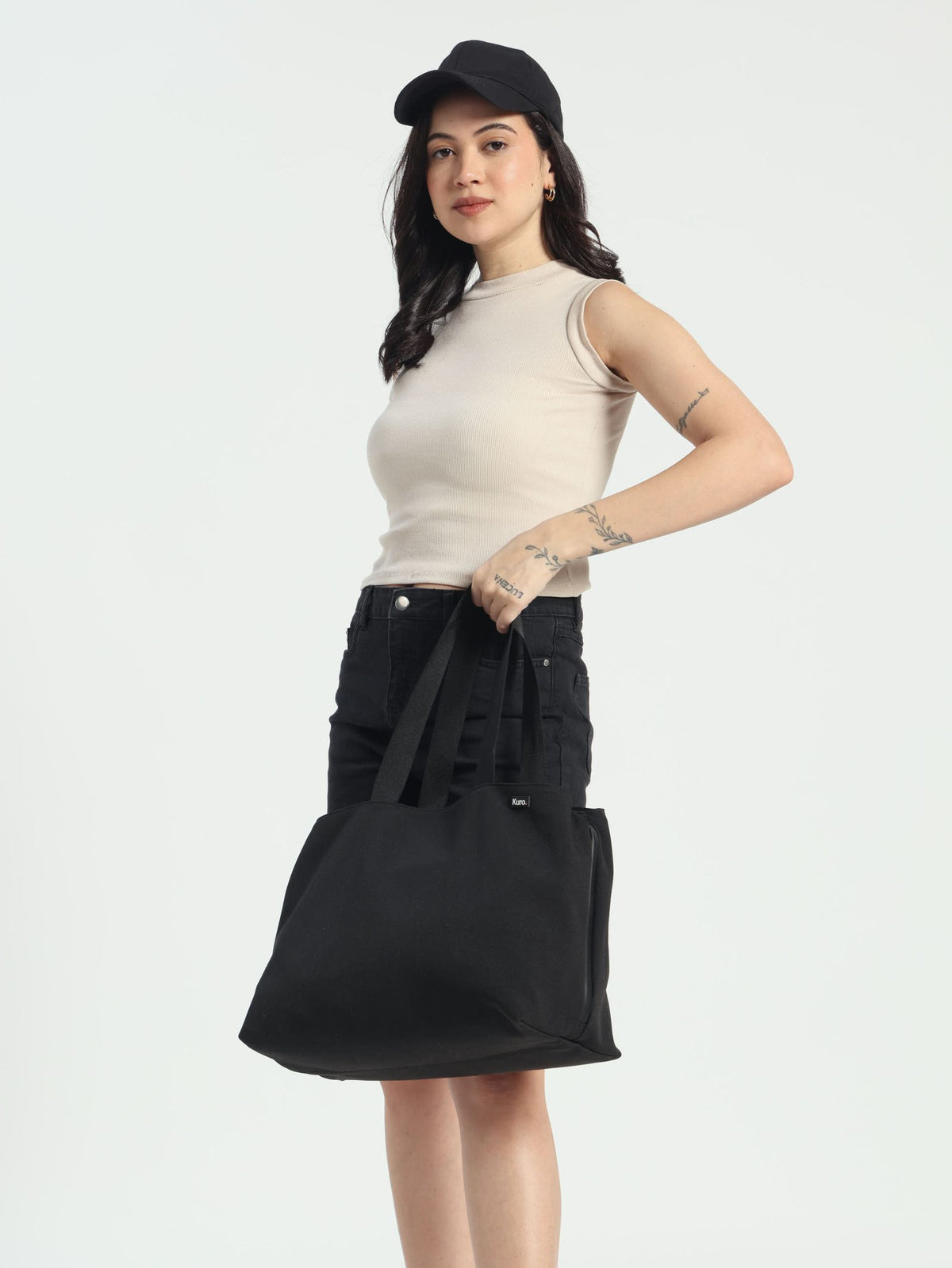 The Essentialist - Black