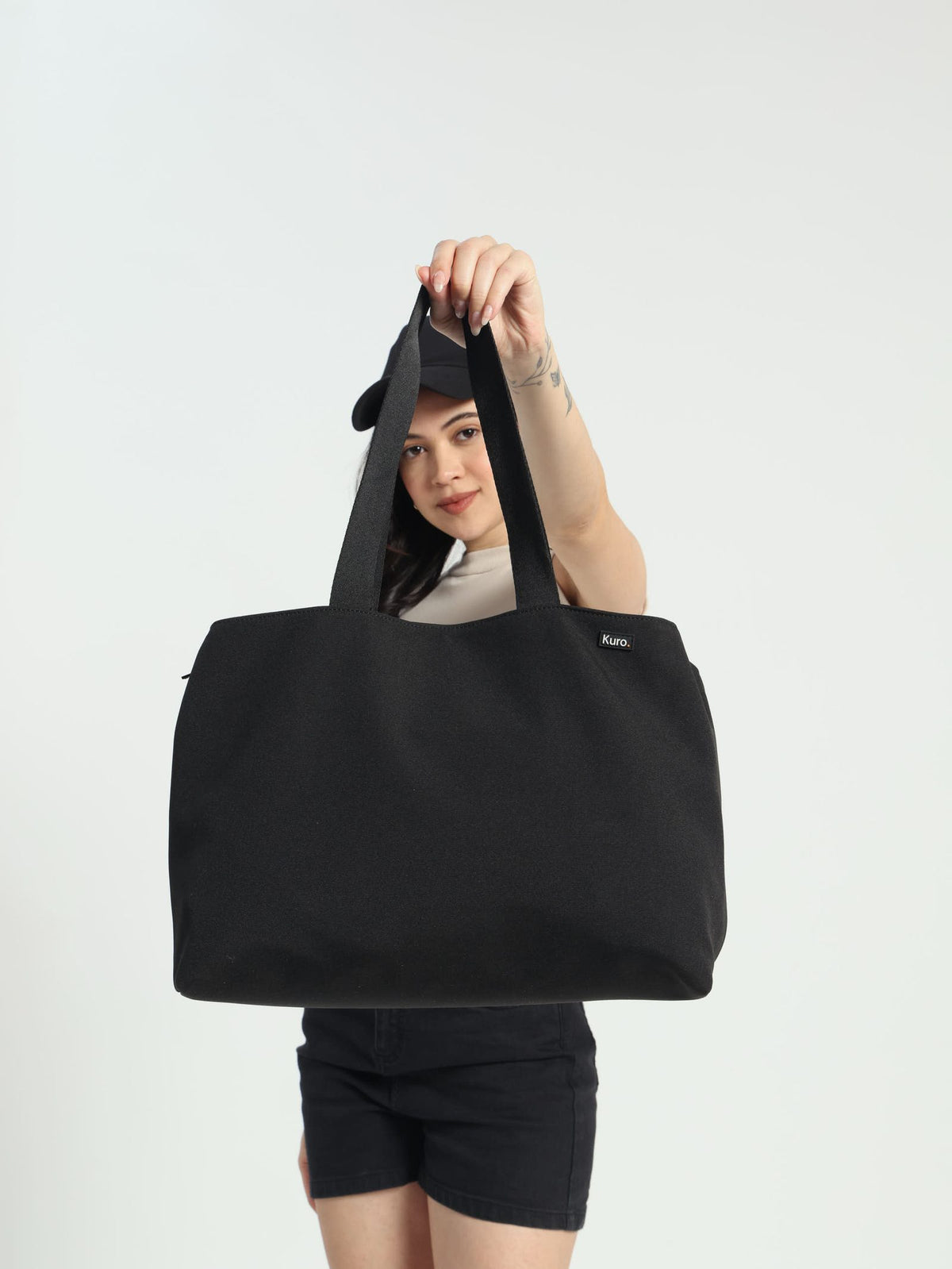 The Essentialist - Black