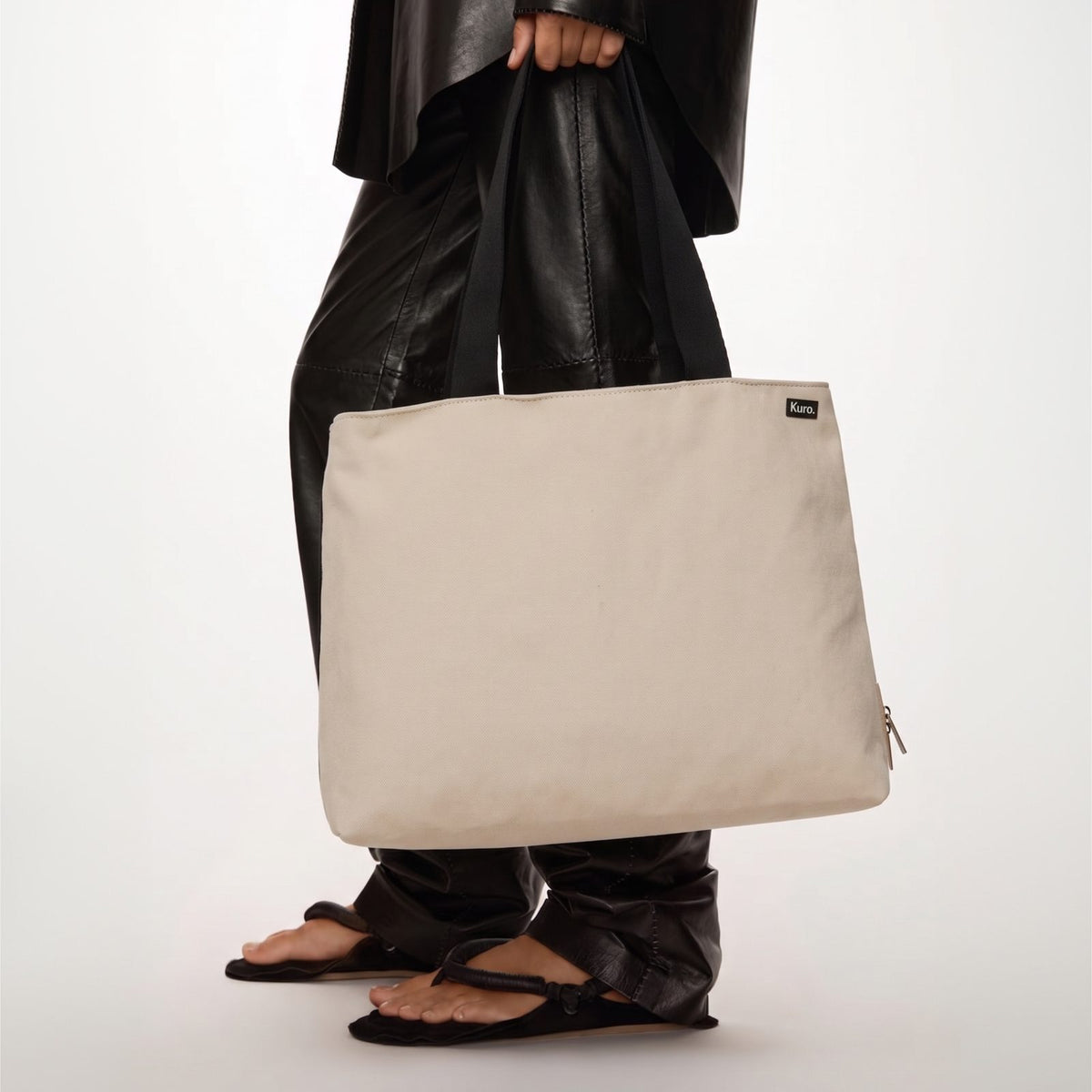 The Essentialist - Black